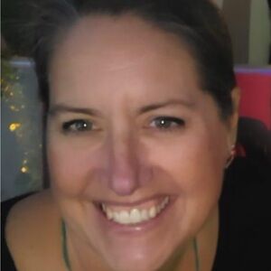 Meet your Posher, Lara